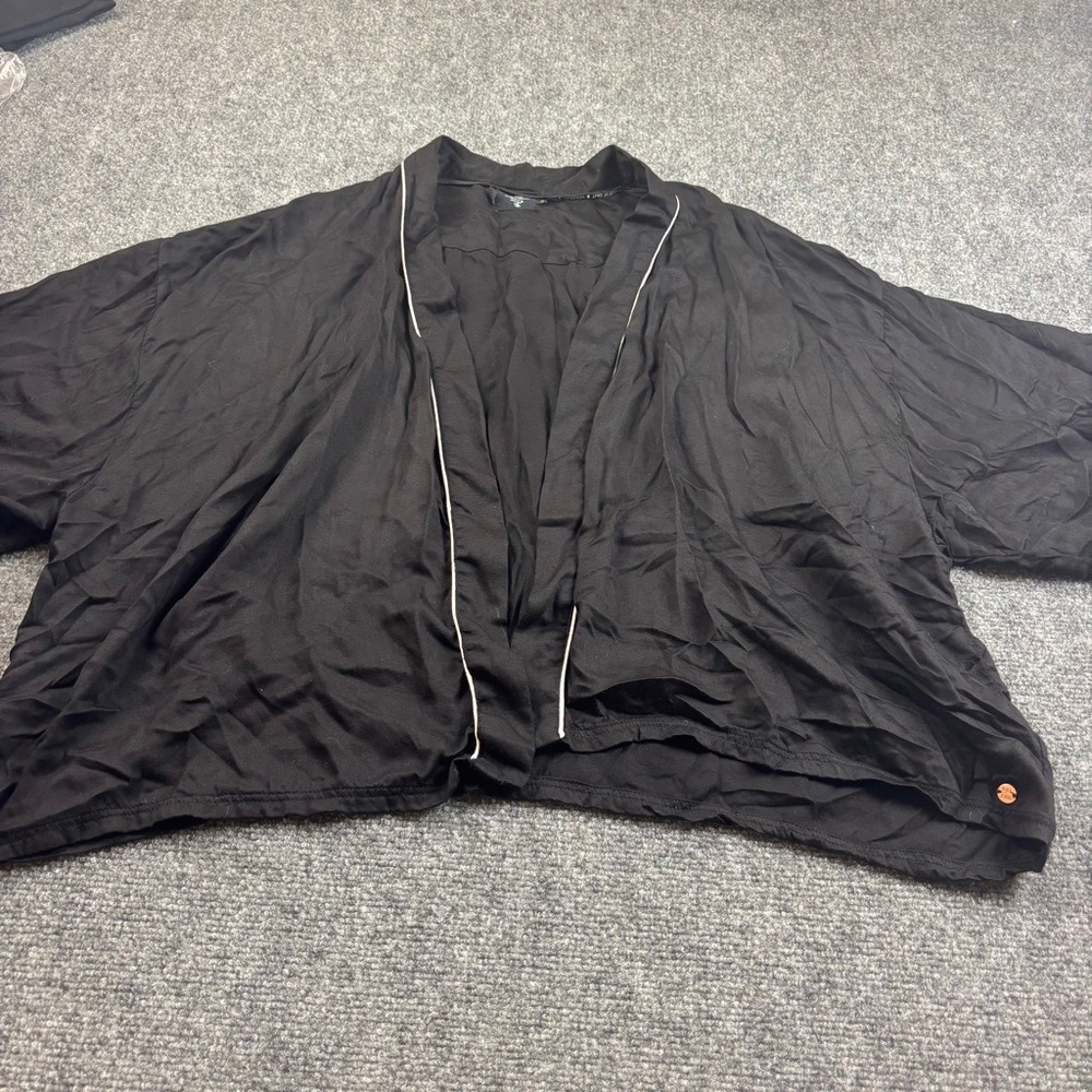 VOLCOM Womens Black Rayon Lil Kimono Short Sleeve Shirt size: Medium